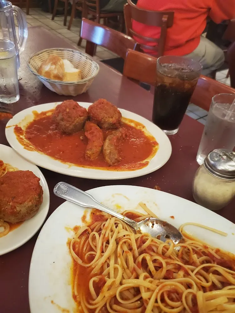 Fettuccini Alla Dominick's
